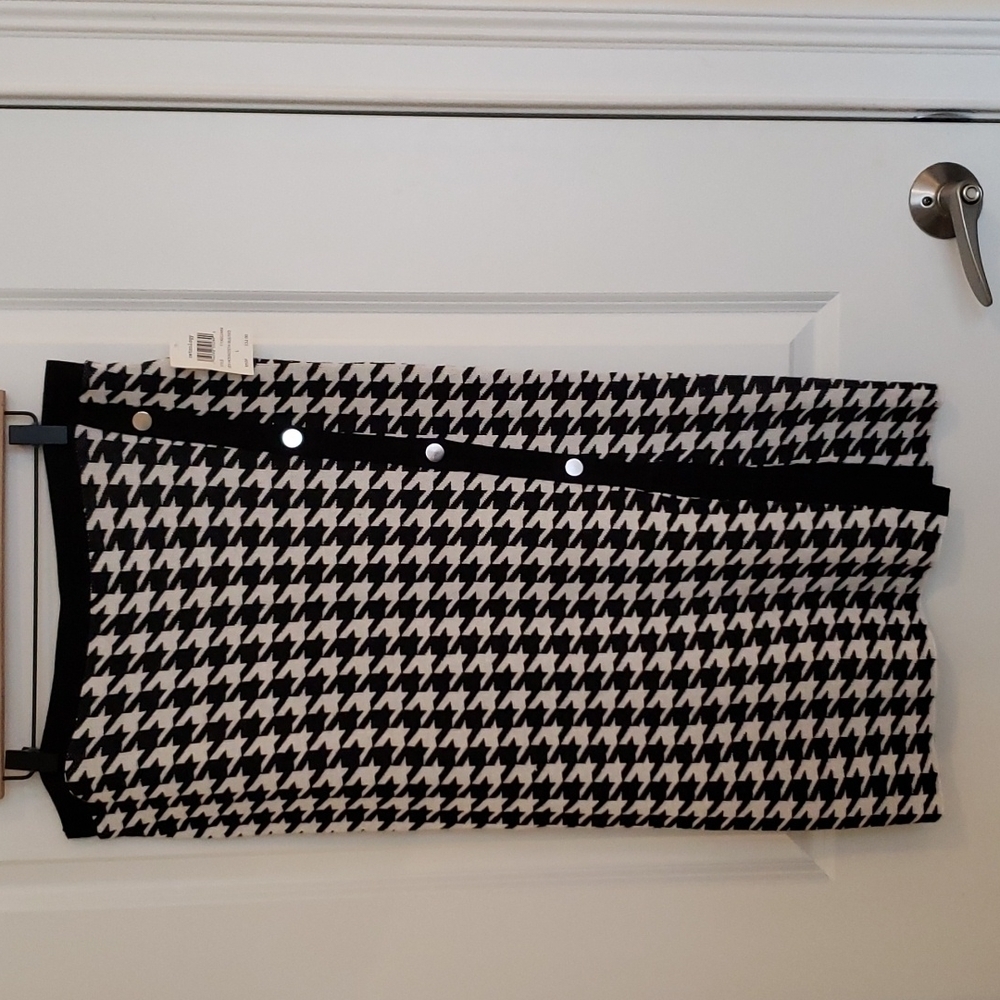 Retrology Women's Black & Ivory Houndstooth Knit Skirt - Size L